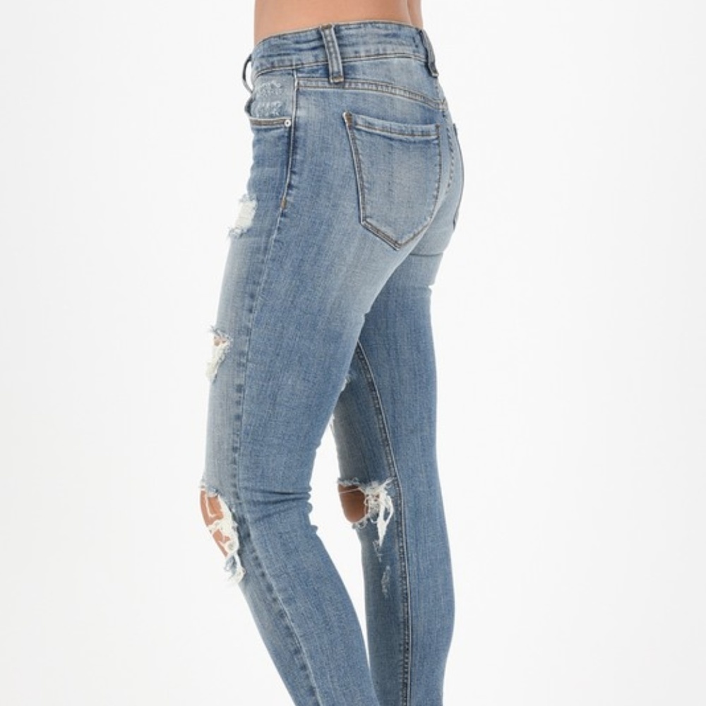 Last 3 - Store Closing‼️ Medium Rise Destroyed Jeans - Picture 4 of 6